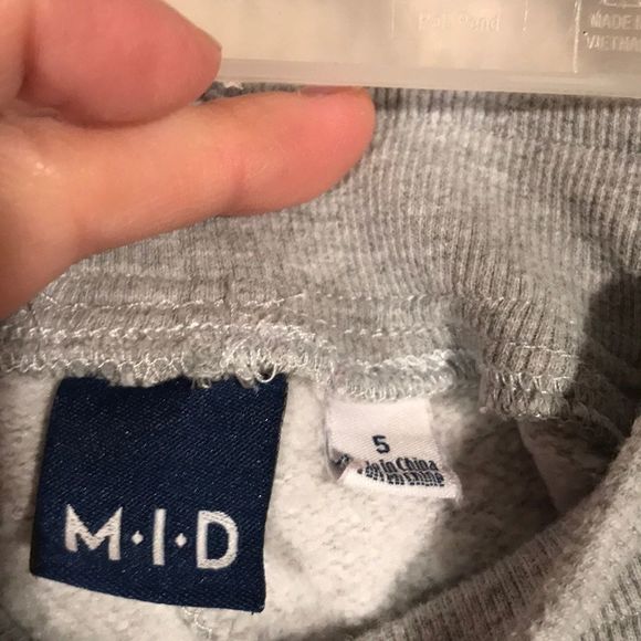 🌺 Gray and Cream Crochet Joggers - Picture 3 of 4